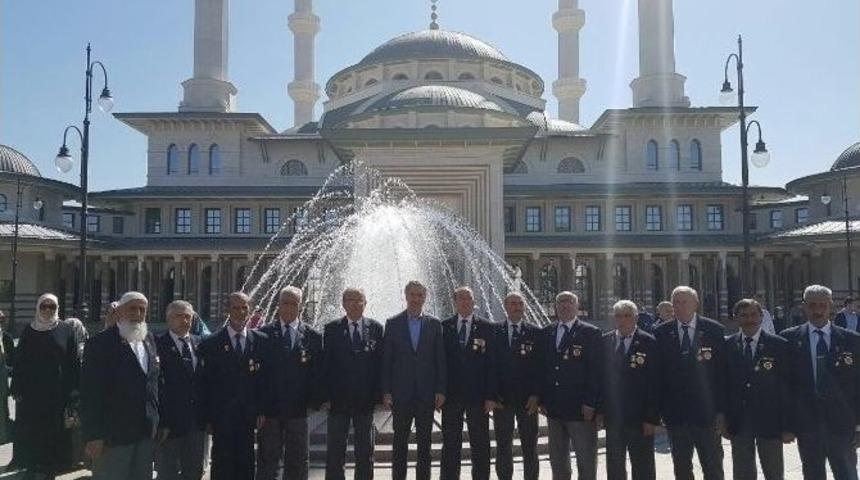 Başkan Yanılmaz Gazilere Eşlik Etti