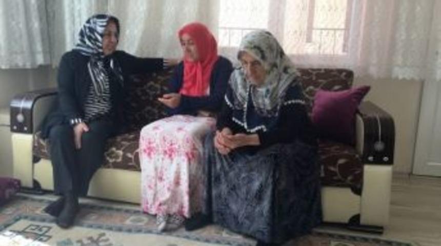 Bayan Kam&ccedil;ı, Şehit Ailesini Ziyaret Etti