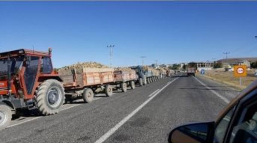 Pancar Y&uuml;kl&uuml; Trakt&ouml;rler Yollarda