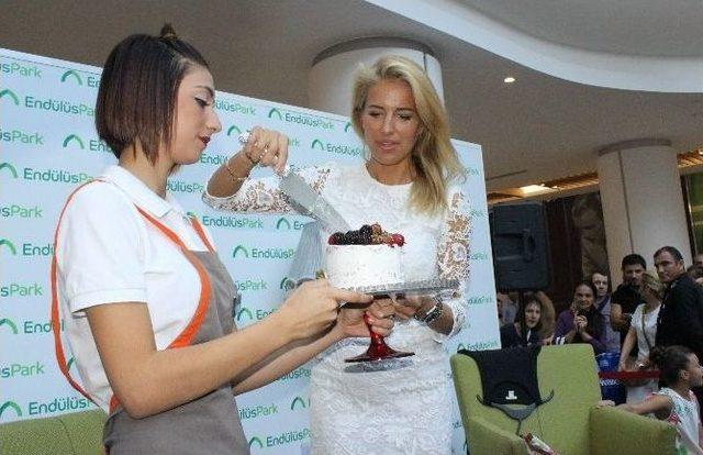 Burcu Esmersoy’a Bursa’da Sürpriz Doğum Günü 3