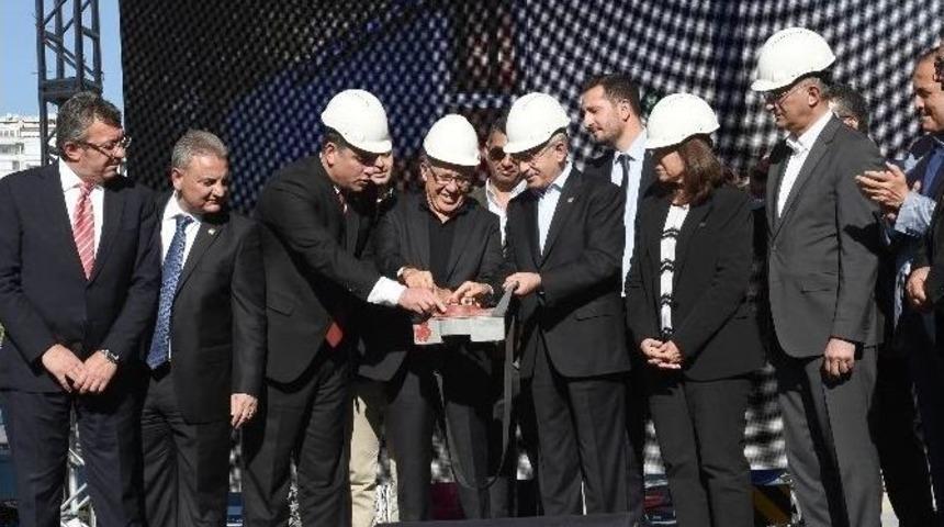 Z&uuml;lf&uuml; Livaneli Sanat Merkezi&rsquo;nin Temeli Atıldı