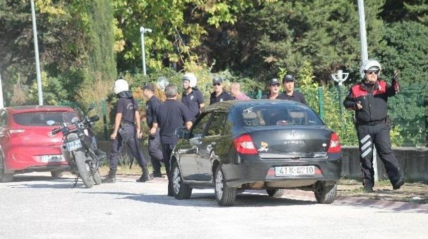 Yalova&rsquo;da Futbol Taraftarları İle Basketbol Taraftarları Birbirine Girdi