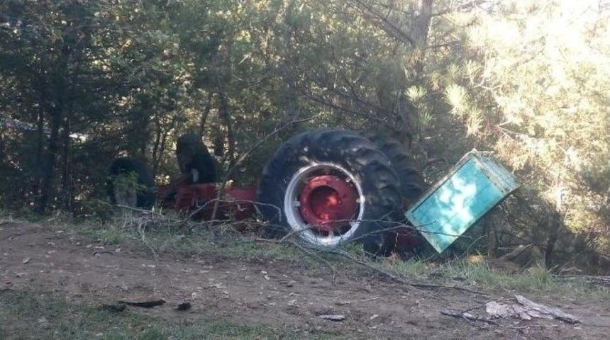Kastamonu&rsquo;da Trakt&ouml;r Devrildi: 4 &Ouml;l&uuml;, 2 Yaralı