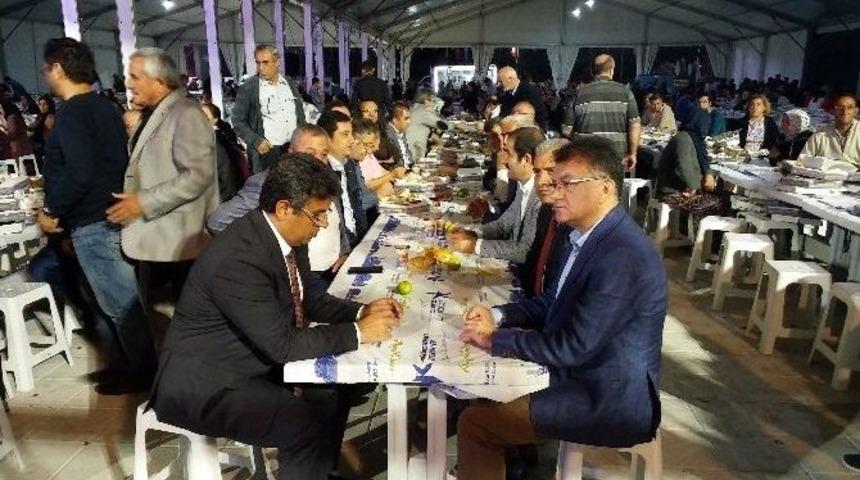 K&uuml;&ccedil;&uuml;k&ccedil;ekmece Belediyesi&rsquo;nden Muharrem Ayına &Ouml;zel İftar Sofrası