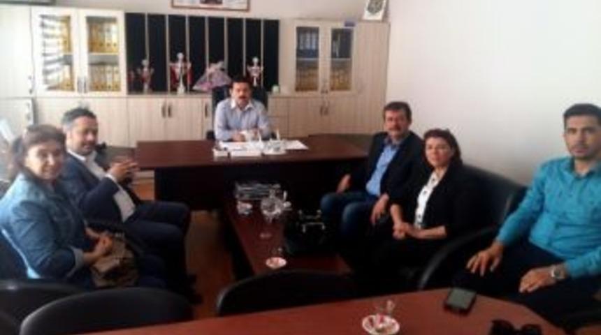 Ak Parti Uşak Merkez İl&ccedil;eden Eğitime Destek