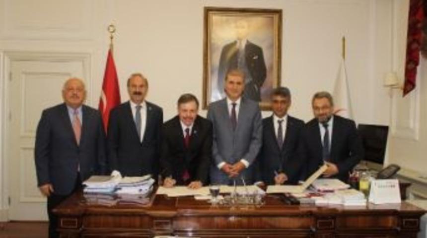 Uşak &Uuml;niversitesi Tıp Fak&uuml;ltesi Protokol&uuml; İmzalandı