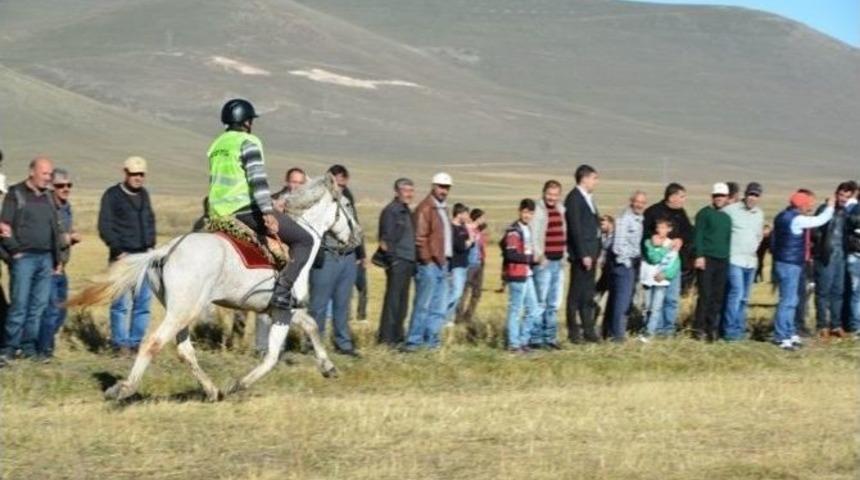 Rahvan At Yarışları T&uuml;rkiye Şampiyonası Ardahan&rsquo;da Yapıldı
