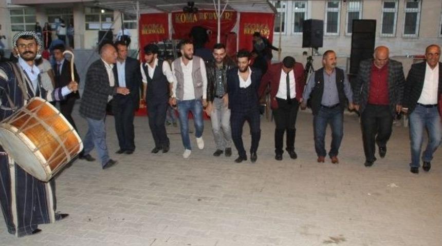 &Ouml;zbek Ailesinin Mutlu G&uuml;n&uuml;