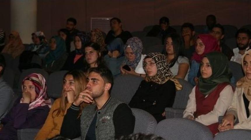 Fotoğraf Sanat&ccedil;ısı Dursun &Ccedil;i&ccedil;ek, &Ouml;z &Ccedil;ekim Furyasını Eleştirdi;