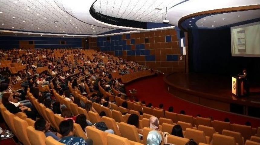 Aydın İktisat Fak&uuml;ltesi Oryantasyon Programı D&uuml;zenledi