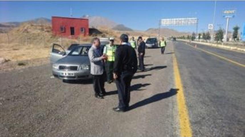 Kaymakam Duru Yol Kontrollerini Denetledi