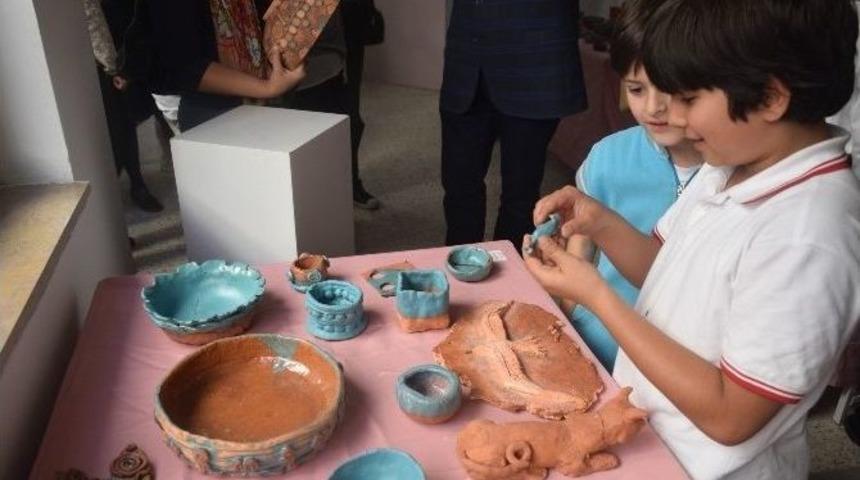 &Ccedil;ocuk &Uuml;niversitesi Yaz Boyunca &Ccedil;ocukları Bilgisayar Ekranından Kurtardı