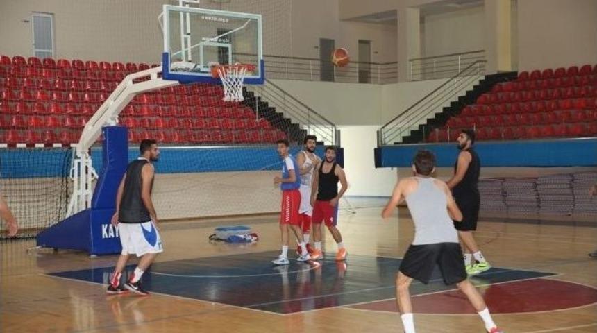 Gen&ccedil;ler Umut Verdi