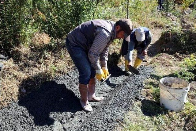 Kıranardı’nda Sulama Kanalları Yapılıyor