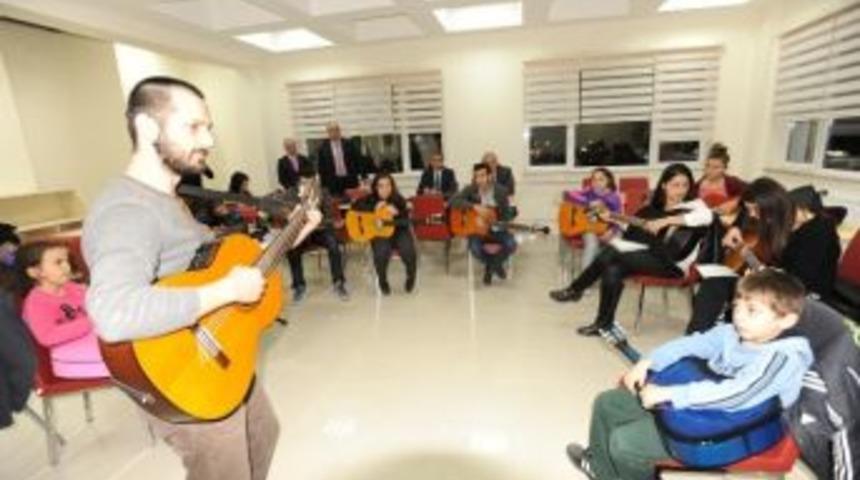 Gen&ccedil;lik Merkezleri Gen&ccedil;lerin Buluşma Noktası Oldu