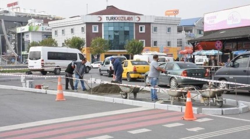 D&uuml;zce Mehmet Akif Caddesinde Kavşak D&uuml;zenlemesi