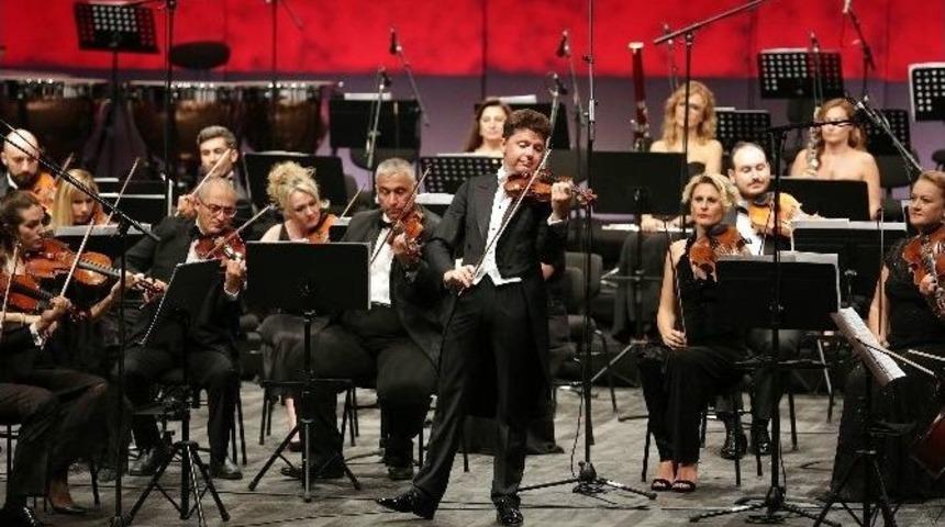 16 Milyon Dolarlık Keman İle Konser