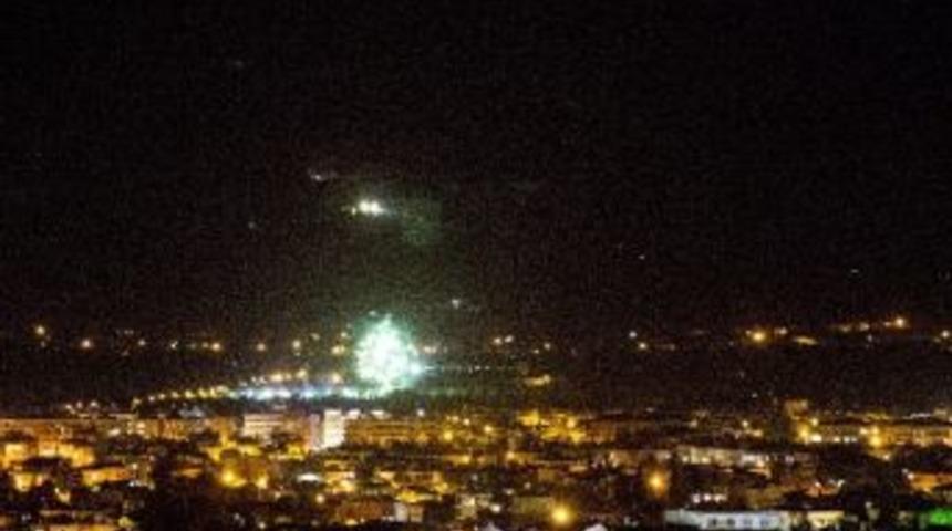 Havai Fişekler Ohal&rsquo;i Deliyor