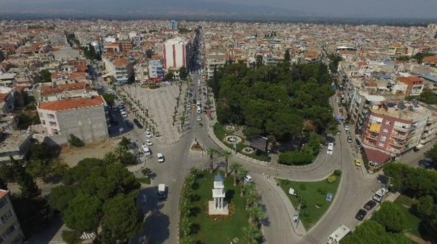 Saat Kulesi Turgutlu&rsquo;yu Renklendirdi