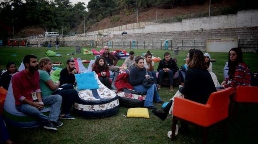 Nil&uuml;fer&rsquo;de K&ouml;y Filmleri Ş&ouml;leni