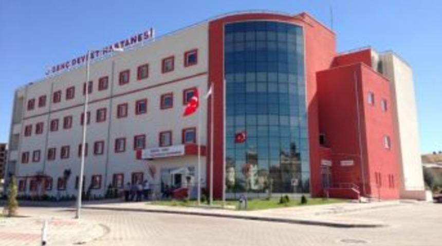 Gen&ccedil; Devlet Hastanesi&rsquo;nde Kantin Sıkıntısı