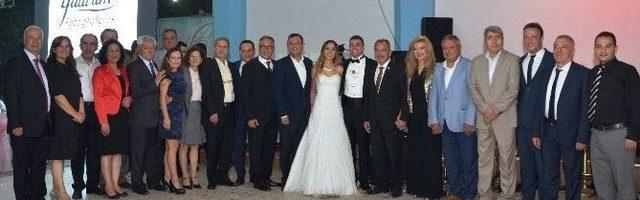 Chp&rsquo;li Vekil Eşiyle Harmandalı Oynadı 1