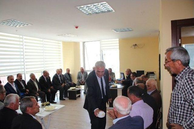 Tuğgeneral Ko&ccedil;&rsquo;tan Muhtarlar Derneğine Ziyaret 1