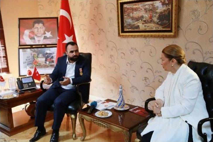 Ak Parti Heyeti, Türkiye Gaziler Ve Şehit Aileleri Vakfı’nı Ziyaret Etti G1