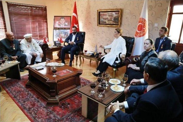 Ak Parti Heyeti, Türkiye Gaziler Ve Şehit Aileleri Vakfı’nı Ziyaret Etti G3