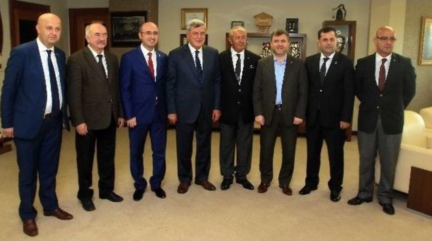 Başkan Karaosmanoğlu, Siyasi Parti İl Başkanlarını Ağırladı