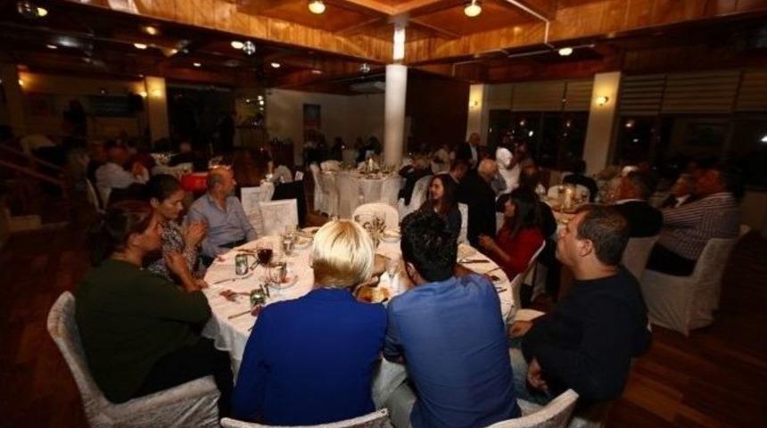 D&uuml;nya Yaşlılar G&uuml;n&uuml; Kartal&rsquo;da Coşkuyla Kutlandı