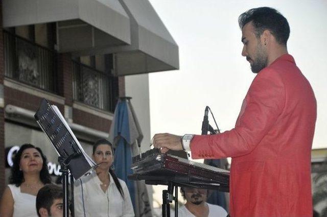 Kanun Sanatçısı Ahmet Baran’dan Forum Mersin’de Müzik Ziyafeti