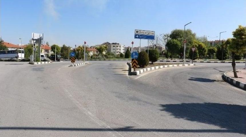 Trafik Güvenliği İçin Levhalar Yenileniyor