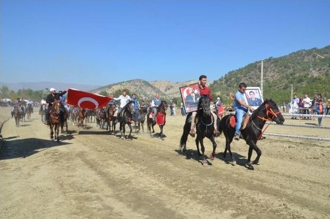Şehit Astsubay&rsquo;ın Anısını Yaşatmak İ&ccedil;in At Yarışı D&uuml;zenlendi