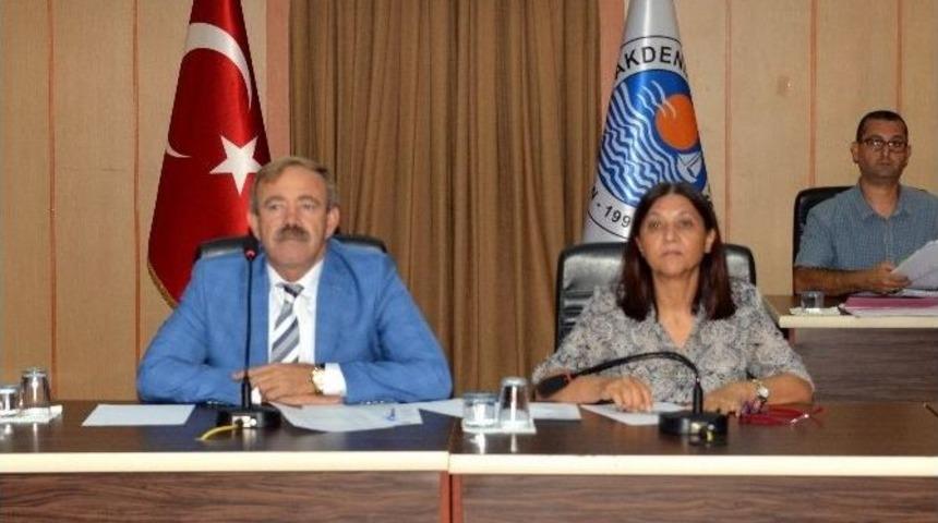 Akdeniz Belediyesi 2017 Yılı B&uuml;t&ccedil;esi Mecliste G&ouml;r&uuml;ş&uuml;lmeye Başlandı