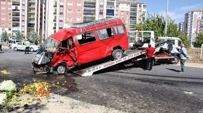 Malatya&rsquo;da Trafik Kazası: 1 &Ouml;l&uuml;, 1 Yaralı