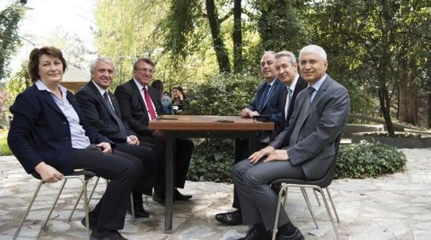 Anadolu &Uuml;niversitesi Personeli Yeni Sosyal Tesislere Kavuşuyor