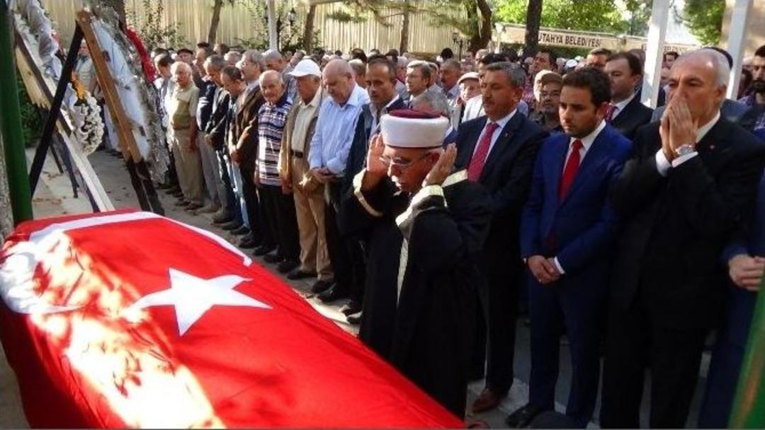 K&uuml;tahyalı Ressam, Neyzen Ve Minyat&uuml;rist Ahmet Yakupoğlu, Son Yolculuğuna Uğurlandı