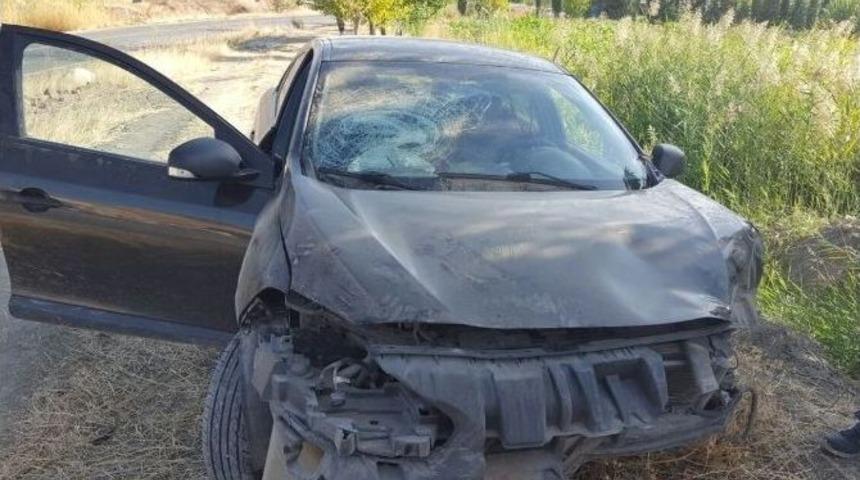 Otomobil Şarampole U&ccedil;tu: 2 Yaralı