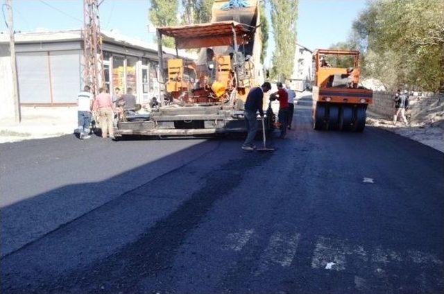 Ağrı’da Yol Asfaltlama Çalışması