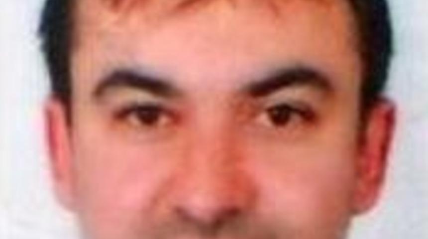 Boşanma Davası A&ccedil;an Eşini İkna Edemeyen İzmirli Şarkıcı Kendini Vurdu