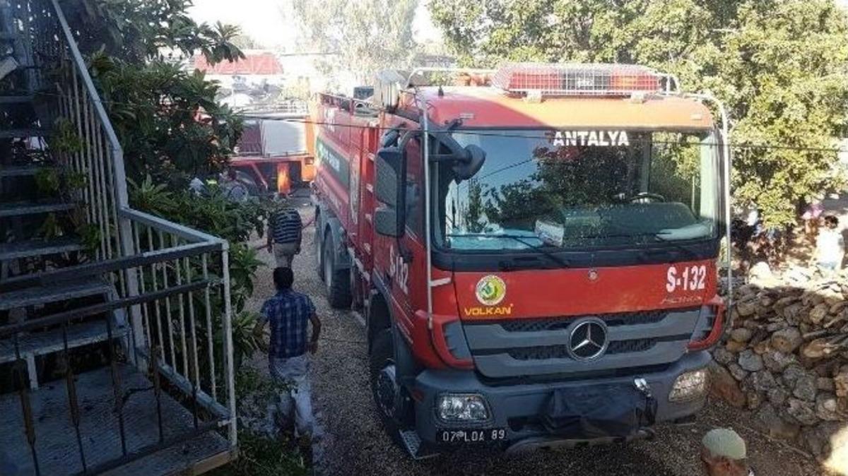 Manavgat&rsquo;ta Ev Yangını