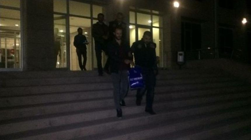 Pkk&rsquo;nın 2 Kuryesi Tutuklandı