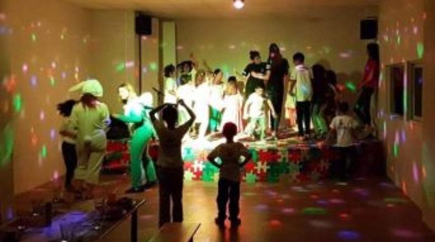 Aydınlı Beşiktaşlılar &Ccedil;ocukların G&uuml;n&uuml;n&uuml; Kutladı