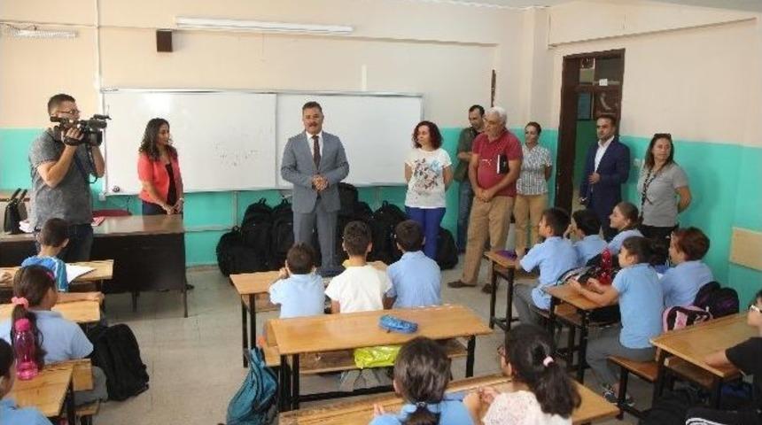 Toroslar Belediyesi, 5 Bin &Ouml;ğrenciye Kırtasiye Desteğinde Bulundu