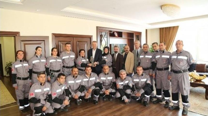 &Ccedil;ekut&rsquo;a Altın Karınca &Ouml;d&uuml;l&uuml;