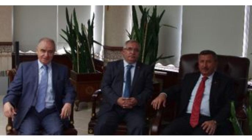 Valiler İsmet G&uuml;ral&rsquo;a Konuk Oldu