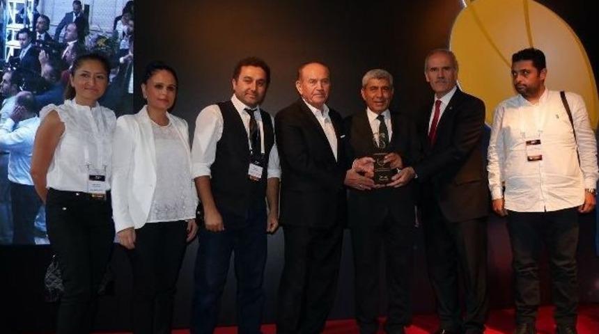 ’büyükçekmece’nin Büyükleri’ Ödülle Taçlandı