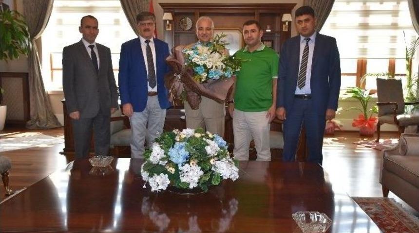 &Ouml;zel Halk Otob&uuml;sleri Kooperatifinden Vali G&uuml;ven&ccedil;er&rsquo;e Ziyaret