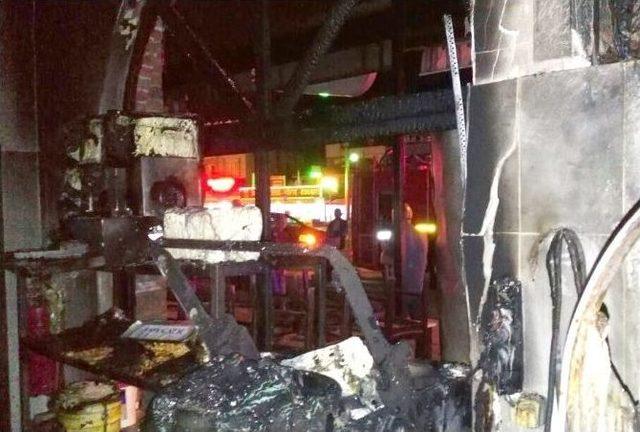 Edremit&rsquo;te Pastahanede Yangın 1